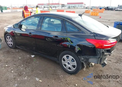 2016 Ford Focus S из США, поврежденный, VIN 1FADP3E24GL243933